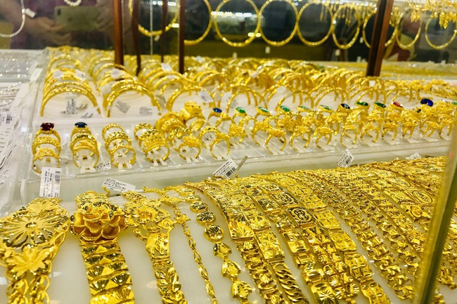 Giá vàng sáng 11/11 tăng 400 nghìn đồng/lượng - Ảnh 2.