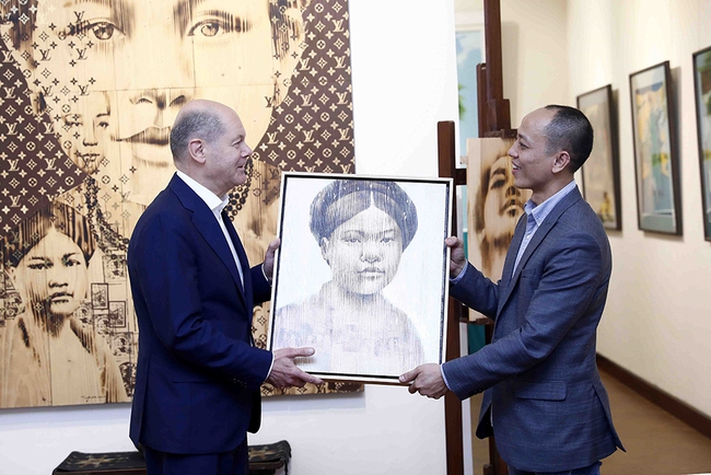 Thủ tướng Phạm Minh Chính và Thủ tướng CHLB Đức Olaf Scholz thăm phố cổ Hà Nội - Ảnh 12.