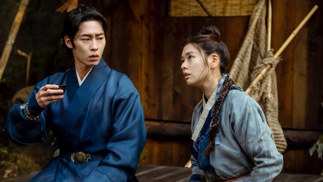 'Yêu tinh' và những cặp đôi thần thoại gây ấn tượng nhất của phim Hàn Quốc - Ảnh 11.