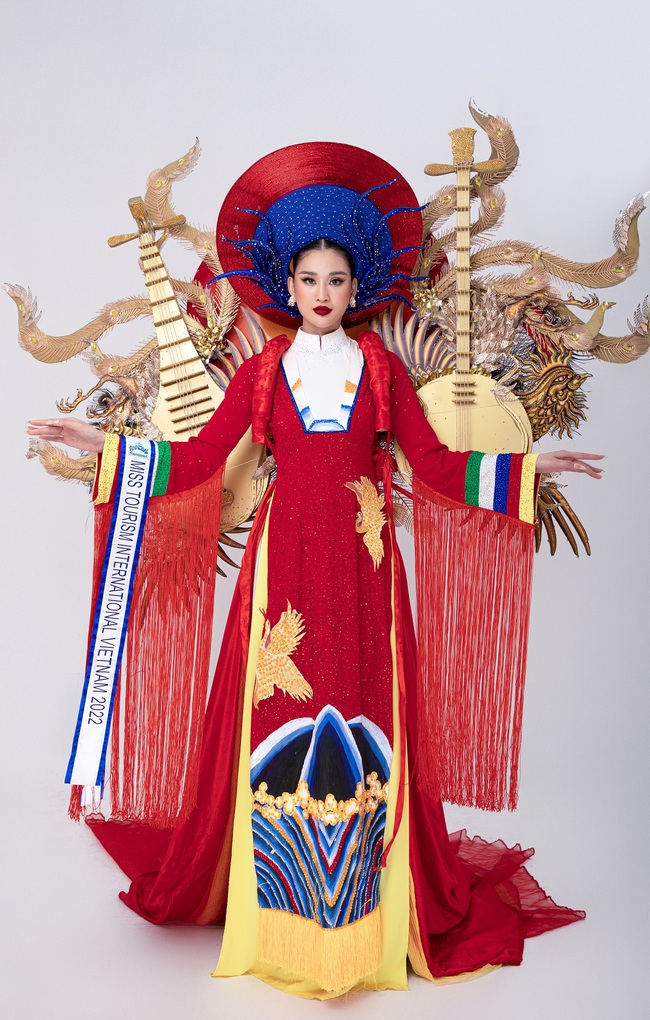 ‘Nhã nhạc’ trang phục dân tộc ấn tượng Nguyễn Nga mang đến Hoa hậu Du lịch Quốc tế 2022  - Ảnh 3.
