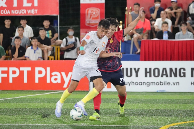 Quả bóng vàng futsal Việt Nam thất bại ở giải phong trào - Ảnh 1.