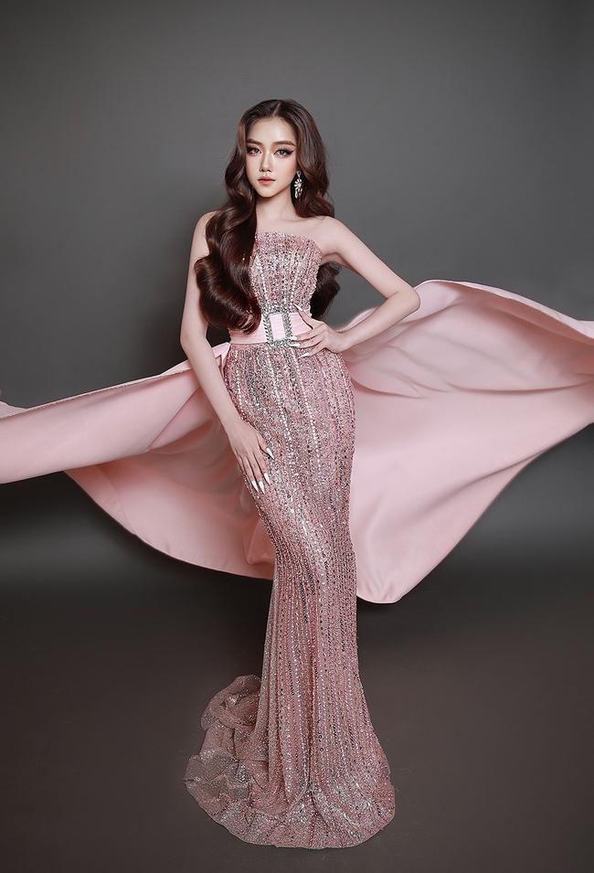 Nguyễn Vũ Thoại Nghi diện dạ hội của NTK Brian Võ thi Miss Teen Universe 2022  - Ảnh 2.