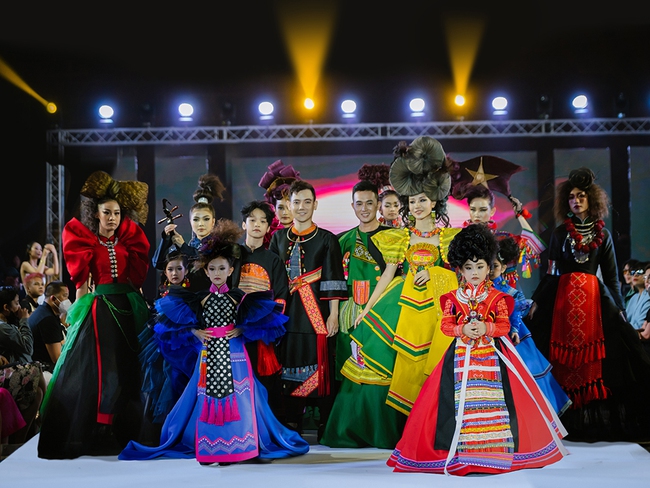 NTK Đắc Ngọc mang thổ cẩm Việt đến Bangkok Kids International Fashion Week 2022 - Ảnh 8.