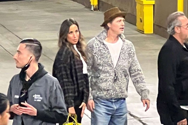 Lộ ảnh hẹn hò của nam tài tử Brad Pitt cùng tình trẻ kém 29 tuổi - Ảnh 2.