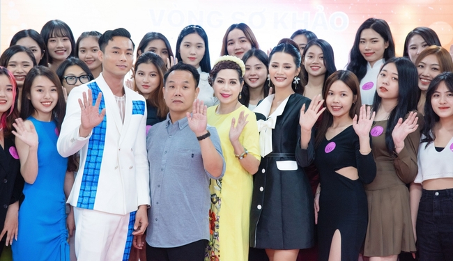 Hoa hậu Đinh Như Phương làm giám khảo chấm thi Hoa khôi Miss Hutech 2023 - Ảnh 2.