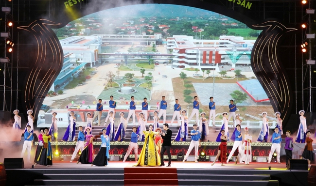 Khai mạc Festival Tràng An kết nối di sản - Ninh Bình năm 2022 - Ảnh 3.