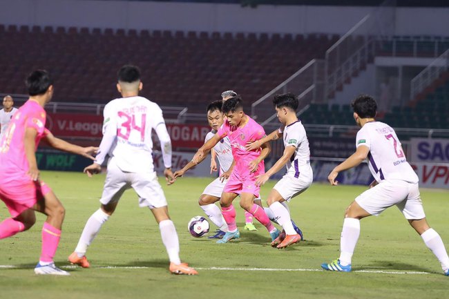 Sài Gòn FC đối diện nguy cơ giải thể sau xuống hạng - Ảnh 1.