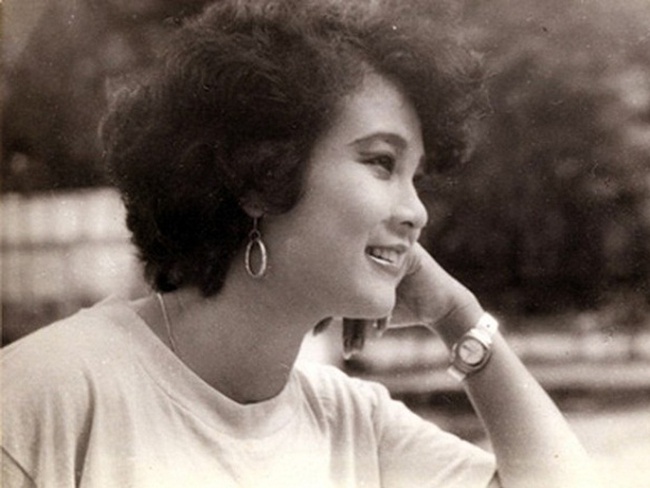 Mỹ nhân đóng cảnh nóng đầu tiên của phim Việt: Táo bạo từ diễn xuất đến cách sống, từng gây tiếc nuối vì lấy chồng hơn 23 tuổi - Ảnh 1.