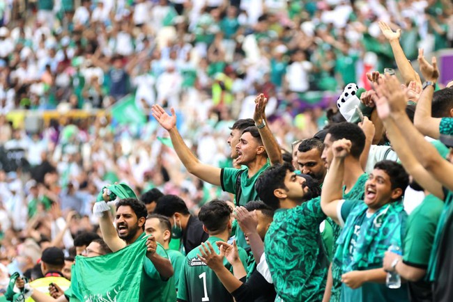 Cầu thủ Saudi Arabia vỡ òa sau khi giành chiến thắng bất ngờ trước Argentina - Ảnh 7.