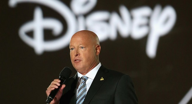 Disney triệu hồi cựu CEO nhằm 'hồi sinh' Vương quốc Phép thuật - Ảnh 2.