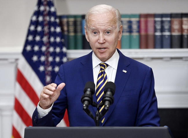 Ông Joe Biden trở thành Tổng thống Mỹ đương nhiệm đầu tiên ở tuổi 80 - Ảnh 2.