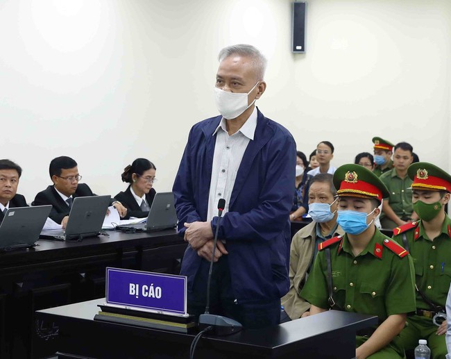 Cựu Thứ trưởng Bộ Y tế Cao Minh Quang bị đề nghị mức án từ 30-36 tháng tù treo - Ảnh 3.