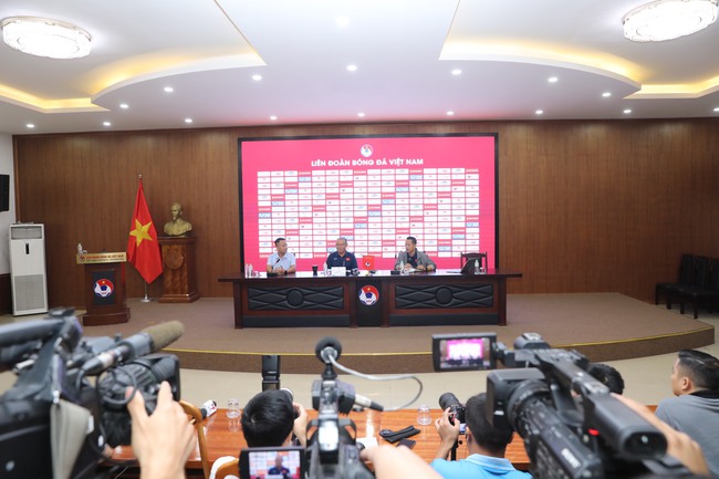 HLV Park Hang Seo: “Không có hệ thống phù hợp, World Cup chỉ là giấc mơ” - Ảnh 1.