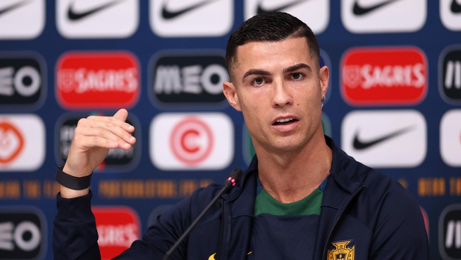 Ronaldo: 'Vấn đề ở MU không ảnh hưởng tới Bồ Đào Nha' - Ảnh 2.