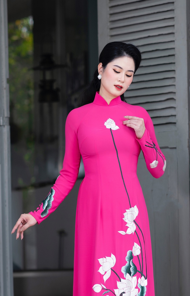 NTK Linh Bùi ra mắt BST áo dài 'Nắng thủy tinh' - Ảnh 7.