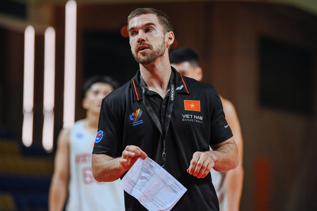 HLV Matt Van Pelt chỉ ra điểm yếu của bóng rổ Việt Nam và hướng khắc phục trong tương lai - Ảnh 4.