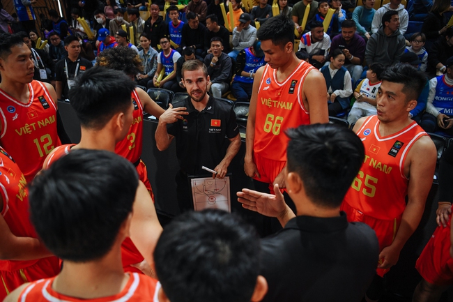 HLV Matt Van Pelt chỉ ra điểm yếu của bóng rổ Việt Nam và hướng khắc phục trong tương lai - Ảnh 5.