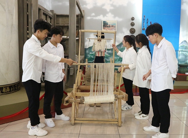 (23/11) Khai mạc trưng bày 'Hành trình di sản văn hóa Hùng Vương' - Ảnh 3.