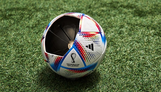 Giải mã công nghệ &quot;bí ẩn&quot; giấu bên trong trái bóng chính thức của World Cup 2022 - Ảnh 1.