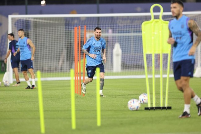 Tin nóng bóng đá hôm nay 25/11: Argentina dùng sao MU để 'vượt khó' ở World Cup   - Ảnh 4.