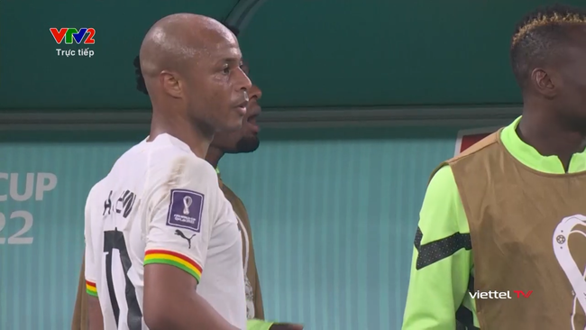 Cầu thủ Ghana đón tin dữ khi đang… ăn mừng dở - Ảnh 4.