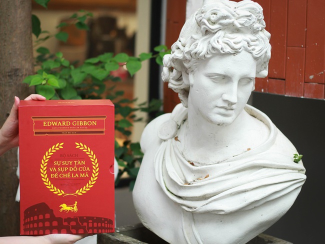 Ra mắt bộ sách kinh điển 'Sự suy tàn và sụp đổ của Đế chế La Mã' - Ảnh 3.