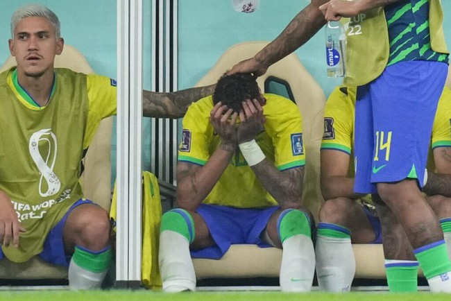 Bác sĩ ĐT Brazil thông báo về tình hình chấn thương của Neymar - Ảnh 2.