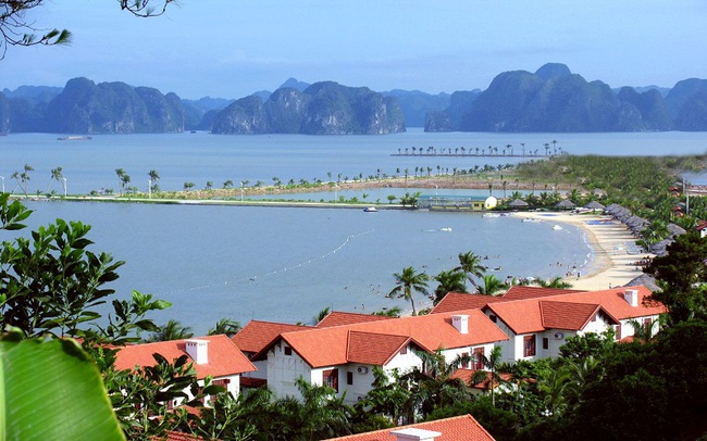 Quảng Ninh thực hiện mục tiêu đón hơn 11 triệu khách du lịch trong năm 2022 - Ảnh 2.