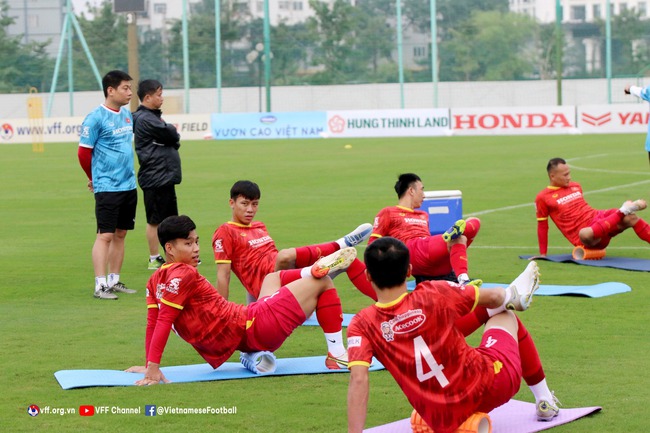 Bóng đá Việt Nam trưa ngày 26/11: Văn Quyết quyết tâm cùng Hà Nội đánh bại Bình Định - Ảnh 3.