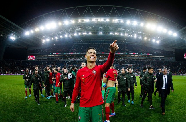 Góc nhìn: Ronaldo, một á thần rắc rối - Ảnh 1.