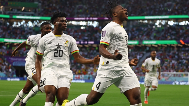 Ghana sống lại hy vọng đi tiếp với trận thắng kịch tính trước Hàn Quốc