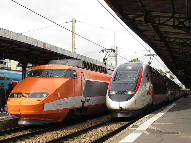 Pháp sẽ phát triển mạng lưới tàu tốc hành địa phương tại 10 thành phố - Ảnh 1.