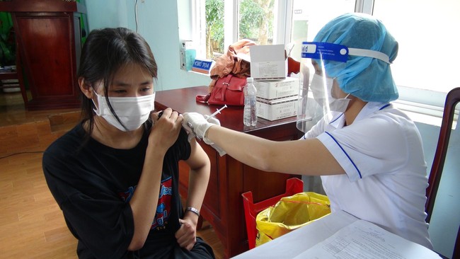 Hơn 98% người dân Thành phố Hồ Chí Minh có kháng thể phòng ngừa COVID-19 - Ảnh 1.