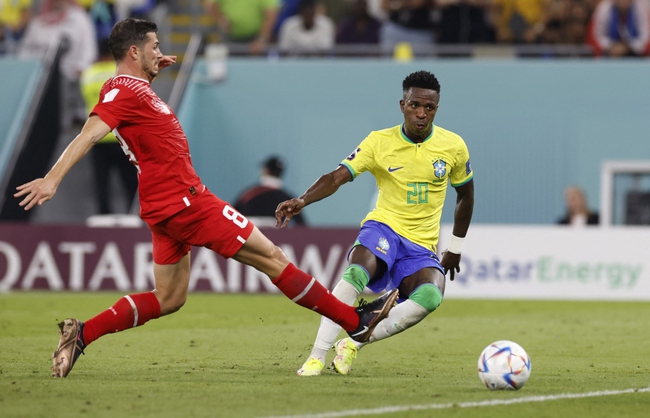 Brazil gặp bế tắc trong việc tìm đường vào khung thành Yann Sommer xuyên suốt trận đấu