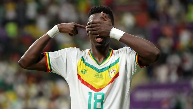 Màn ăn mừng cực dị của Ismaila Sarr ở World Cup - Ảnh 2.