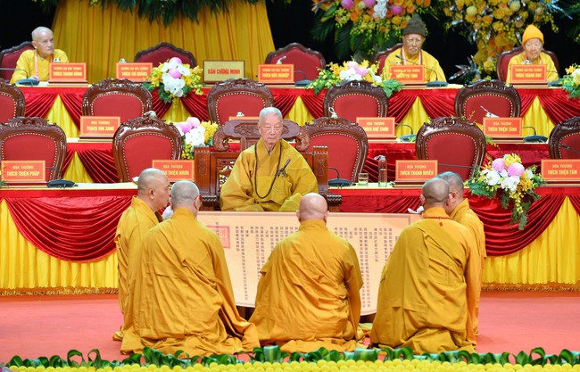 Đại hội Phật giáo toàn quốc lần thứ IX: Suy tôn Trưởng lão Hòa thượng Thích Trí Quảng lên ngôi vị Pháp chủ - Ảnh 1.