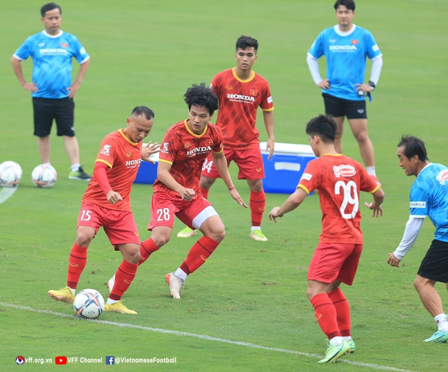 Đội hình ra sân Việt Nam vs Dortmund: Trọng Hoàng tái xuất - Ảnh 2.