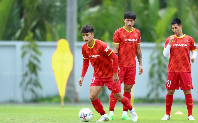 Sau Dortmund, tuyển Việt Nam đấu tập với Philippines trước AFF Cup - Ảnh 1.