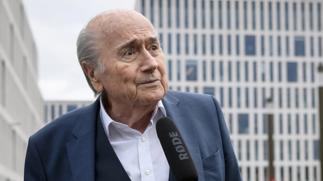 Ông Sepp Blatter cho rằng cựu tổng thống Pháp Sarkozy gây ảnh hưởng đến kết quả bầu chọn nước chủ nhà World Cup 2022