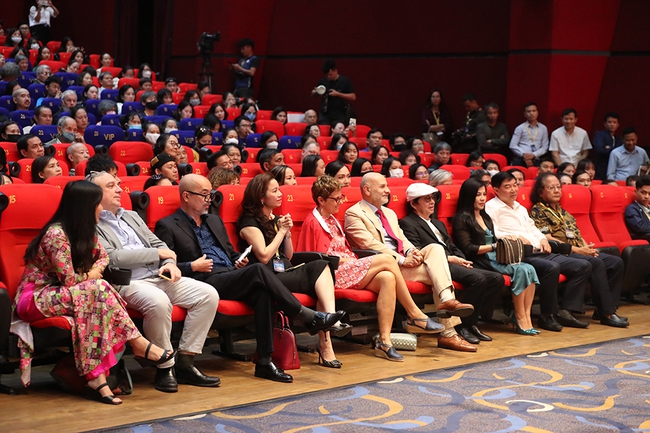 LHP Quốc tế Hà Nội 2022: Chiếu phim khai mạc “Hoa nhài” của NSND Đặng Nhật Minh - Ảnh 3.