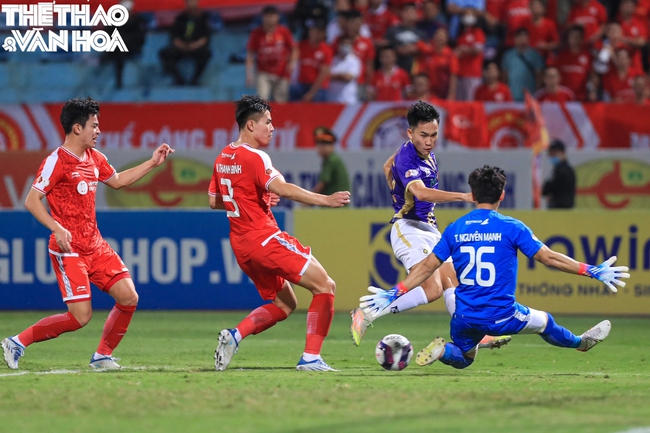 Hà Nội FC 1-0 Viettel: Lucao toả sáng, Hà Nội FC chạm 1 tay vào chức vô địch - Ảnh 4.