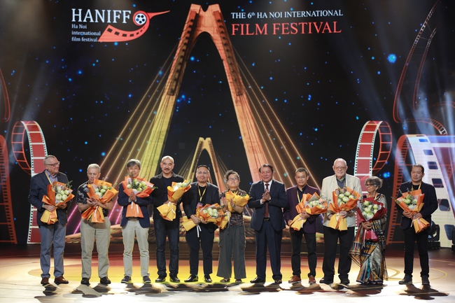 Lễ Khai mạc Liên hoan phim Quốc tế Hà Nội lần thứ VI: - Ảnh 3.