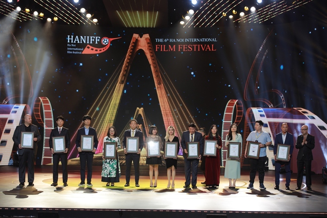 Lễ Khai mạc Liên hoan phim Quốc tế Hà Nội lần thứ VI: - Ảnh 7.