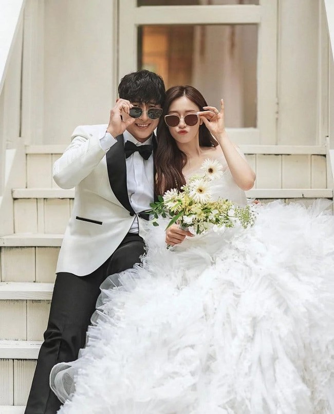 Ngắm loạt ảnh cưới đẹp như mơ của Jiyeon T-ara và chồng cầu thủ - Ảnh 1.