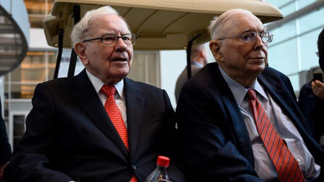 Nhà đầu tư đại tài Charlie Munger: Khi một người sắp giàu có, họ bộc lộ 3 dấu hiệu khác thường - Ảnh 2.