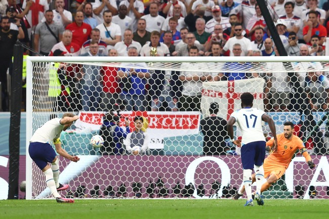 Kết quả bóng đá Anh 1-2 Pháp: Giroud tỏa sáng, Kane đá hỏng 11m - Ảnh 2.