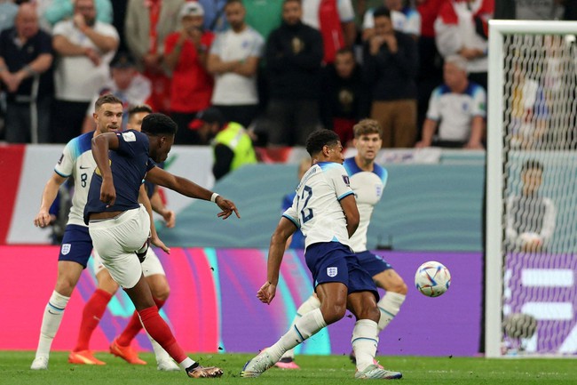 Kết quả bóng đá Anh 1-2 Pháp: Giroud tỏa sáng, Kane đá hỏng 11m - Ảnh 1.