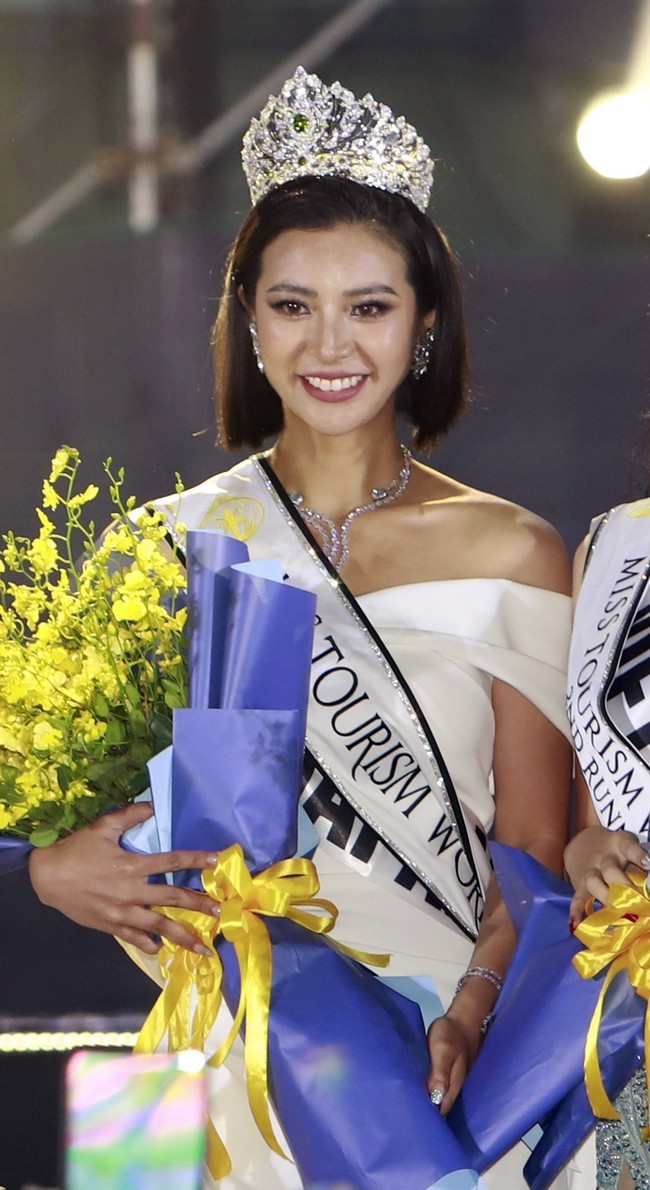 Người đẹp Nhật Bản Erina Hanawa đăng quang Hoa hậu Du lịch Thế giới 2022 - Ảnh 1.