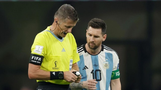 Tin nóng bóng đá tối 12/12: FIFA chọn trọng tài bắt trận Argentina-Croatia - Ảnh 2.