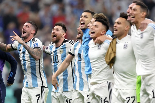 Messi vỡ òa hạnh phúc khi giúp Argentina vào chung kết World Cup 2022 - Ảnh 6.